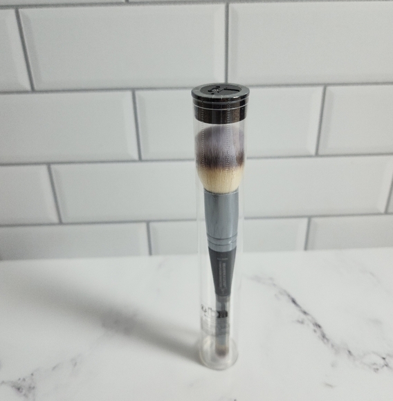 It Cosmetics Heavenly Luxe Complexion Perfection Brush #7 - Picture 2 of 3